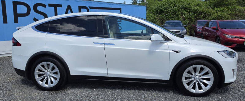 tesla model x 2017 5YJXCDE24HF042000 image tesla model x 2017 5YJXCDE24HF042000 image